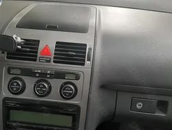 Utilizat 2010 VW Touran Monovolum | 5.300 EUR (Puțin scump)