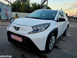 Alb Utilizat 2023 Toyota Aygo Hatchback | 11.600 EUR (Super Preț)