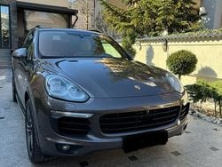 Culoaremaro Utilizat 2015 Porsche Cayenne SUV | 28.800 EUR (Preț OK)