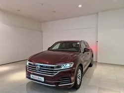 Rosu inchis metalic Utilizat 2019 VW Touareg SUV | 44.800 EUR (Preț OK)