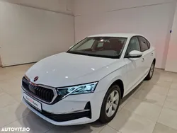 Alb Utilizat 2025 Skoda Octavia Selection Berlinǎ | 29.996 EUR (Scump)