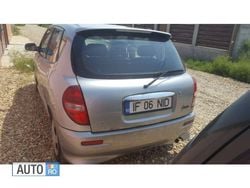 Gri Utilizat 2000 Daihatsu Sirion Hatchback | 700 EUR