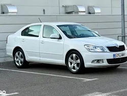 Culoarealb Utilizat 2013 Skoda Octavia Ambiente Hatchback | 3.750 EUR (Super Preț)