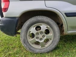 Gri Utilizat 2001 Mitsubishi Pajero SUV | 2.800 EUR (Super Preț)