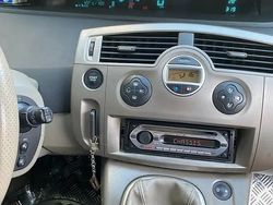 Utilizat 2003 Renault Scénic II Monovolum | 1.600 EUR (Super Preț)