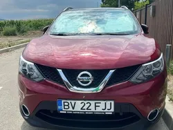 Rosu Utilizat 2017 Nissan Qashqai Tekna SUV | 10.500 EUR (Super Preț)