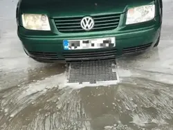Verde Utilizat 2000 VW Bora Berlinǎ | 6.500 EUR