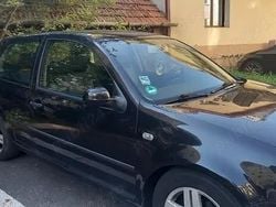 Negru Utilizat 2003 VW Golf IV Hatchback | 1.300 EUR (Preț bun)
