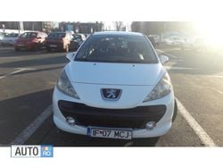 Alb Utilizat 2008 Peugeot 207 Hatchback | 4.200 EUR