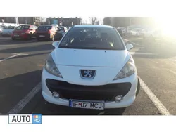 Alb Utilizat 2008 Peugeot 207 Hatchback | 4.200 EUR (Preț OK)