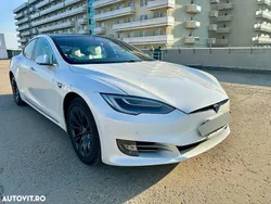 Alb Utilizat 2019 Tesla Model S Standard Range Berlinǎ | 28.000 EUR
