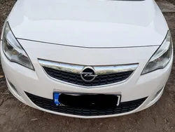 Alb Utilizat 2012 Opel Astra Berlinǎ | 3.800 EUR (Preț OK)