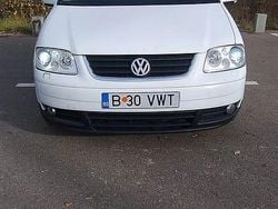 Culoarealb Utilizat 2006 VW Touran Highline Monovolum | 2.300 EUR (Preț OK)