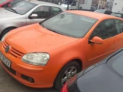 Portocaliu Utilizat 2006 VW Golf V Hatchback | 2.700 EUR (Puțin scump)