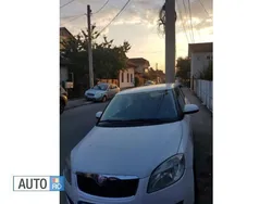 Alb Utilizat 2008 Skoda Fabia Berlinǎ | 3.500 EUR (Scump)