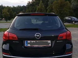 Negru Utilizat 2013 Opel Astra Break | 4.400 EUR (Preț OK)