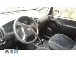 Albastru Utilizat 2002 Opel Zafira Monovolum | 2.300 EUR