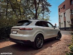 Culoarebej Utilizat 2021 Porsche Cayenne SUV | 76.599 EUR (Scump)