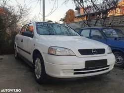 Alb Utilizat 2007 Opel Astra Classic Hatchback | 2.200 EUR (Preț bun)