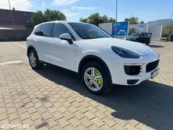 Alb Utilizat 2016 Porsche Cayenne S E-Hybrid SUV | 31.900 EUR