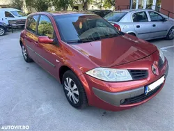 Culoareportocaliu Utilizat 2008 Renault Mégane III Dynamique Hatchback | 2.200 EUR (Preț OK)