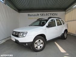 Alb Utilizat 2014 Dacia Duster Lauréate SUV | 5.999 EUR (Preț OK)