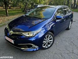 Culoarealbastru Utilizat 2015 Toyota Auris Hybrid Break | 12.600 EUR (Puțin scump)