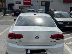 Utilizat 2016 VW Passat Berlinǎ | 12.000 EUR (Preț OK)