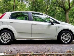 Culoarealb Utilizat 2010 Fiat Punto Hatchback | 2.900 EUR