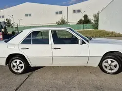 Utilizat 1990 Mercedes E230 Berlinǎ | 3.800 EUR