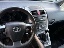 Utilizat 2011 Toyota Auris Berlinǎ | 5.900 EUR