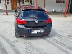 Utilizat 2011 Opel Astra Berlinǎ | 5.000 EUR
