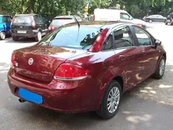 Roșu Utilizat 2009 Fiat Linea Berlinǎ | 2.500 EUR