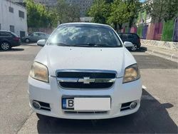 Alb Utilizat 2012 Chevrolet Aveo Berlinǎ | 9.999 EUR