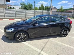 Negru Utilizat 2018 Volvo V40 Momentum Break | 9.400 EUR (Preț bun)