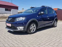 Albastru Utilizat 2013 Dacia Sandero Lauréate Hatchback | 3.650 EUR (Preț OK)