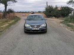 Gri Utilizat 2008 VW Jetta Berlinǎ | 2.450 EUR
