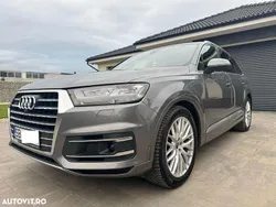 Gri Utilizat 2018 Audi Q7 SUV | 28.850 EUR
