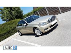 Auriu Utilizat 2009 Mercedes C200 Berlinǎ | 9.900 EUR
