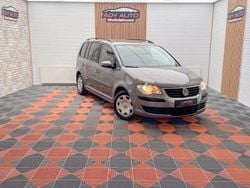 Gri Utilizat 2009 VW Touran Monovolum | 4.799 EUR (Puțin scump)