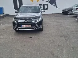 Culoarealb Utilizat 2020 Mitsubishi Outlander P-HEV Instyle SUV | 20.999 EUR (Preț OK)
