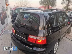 Negru Utilizat 2005 Kia Carens 2 Monovolum | 1.999 EUR