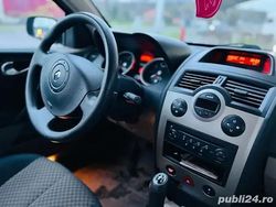 Negru Utilizat 2005 Renault Mégane II Berlinǎ | 1.861 EUR (Preț OK)
