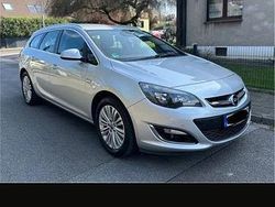 Culoaregri Utilizat 2015 Opel Astra Edition Break | 2.700 EUR (Super Preț)