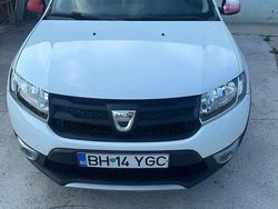 Culoarealb Utilizat 2015 Dacia Sandero Stepway Hatchback | 4.300 EUR