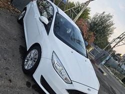 Culoarealb Utilizat 2015 Ford Focus Trend Hatchback | 7.200 EUR (Preț OK)