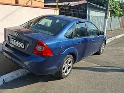 Utilizat 2009 Ford Focus Berlinǎ | 2.400 EUR
