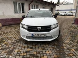 Alb Utilizat 2014 Dacia Logan Berlinǎ | 2.500 EUR (Preț bun)