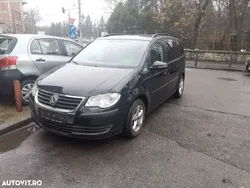 Negru Utilizat 2010 VW Touran Comfortline Monovolum | 3.200 EUR (Super Preț)