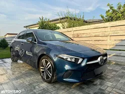 Albastru Utilizat 2020 Mercedes A200 Hatchback | 25.000 EUR (Preț bun)